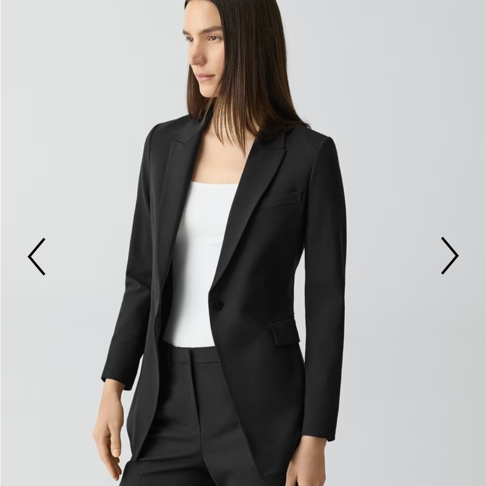 Theory Etiennette Blazer in Good Wool - Picture 2 of 6